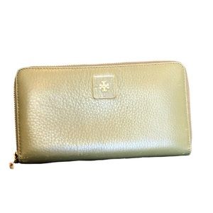 Tory Burch Wallet Light Olive Green